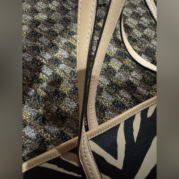 COACH Park Metro F26983 Black Tan Zebra Coated Canvas Tote Shoulder Bag 3 Charms - Picture 11 of 15